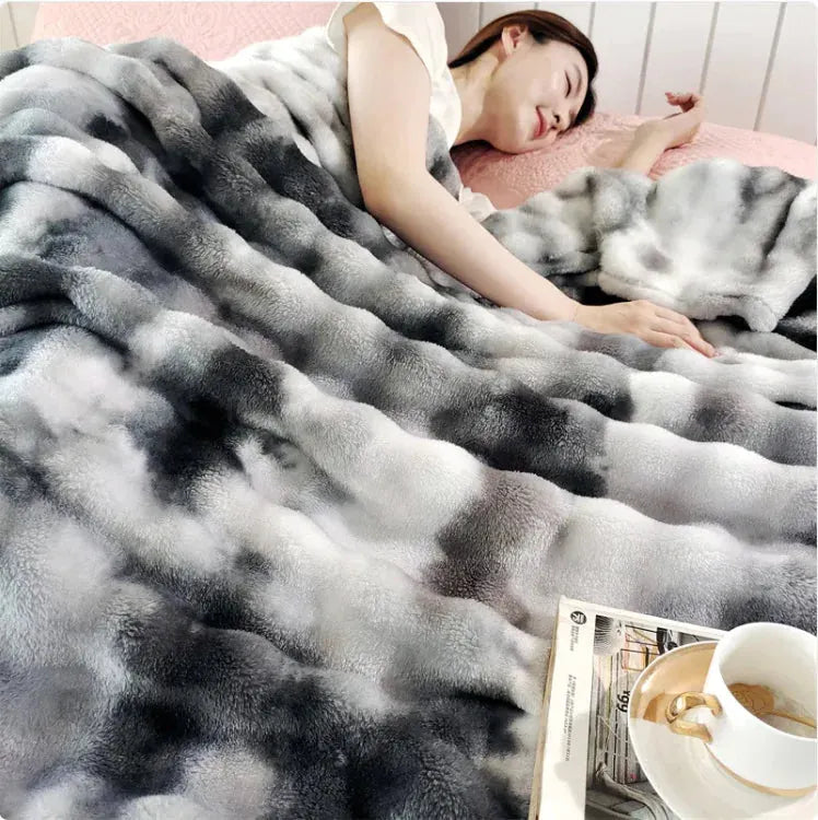 So Soft Velvet Feels Blanket - Liss & Lex