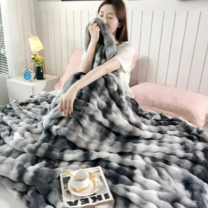 So Soft Velvet Feels Blanket - Liss & Lex