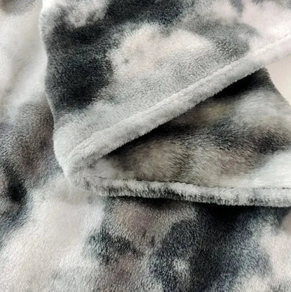 So Soft Velvet Feels Blanket - Liss & Lex